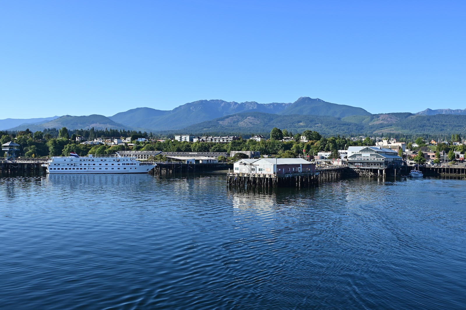 View of the Port Angeles Harbor, where you'll find some of the top Vacation rentals near the Olympic National Park